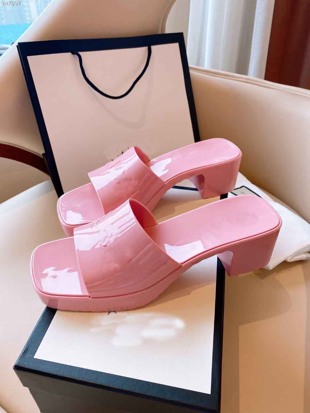 Summer Luxury Women's Rubber Sandals Shoes For Women Chunky Mid-heel Embossed Slide Famous Designer Lady Casual Flip Flops Sandalias 35-41
Summer Luxury Women's Rubber Sandals Shoes For Women Chunky Mid-heel Embossed Slide Famous Designer Lady Casual Flip Flops Sandalias 35-41