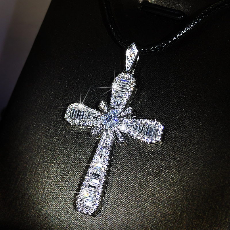 Iced Out Cross Pendant Necklace Mens Hip Hop Necklace Jewelry Womens Vintage Sweater Chain Necklaces
Iced Out Cross Pendant Necklace Mens Hip Hop Necklace Jewelry Womens Vintage Sweater Chain Necklaces