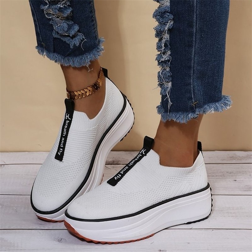 Women's thick-soled mesh shoes spring and autumn round toe breathable running sports women's large size 220810, Black
Women's thick-soled mesh shoes spring and autumn round toe breathable running sports women's large size 220810, Black