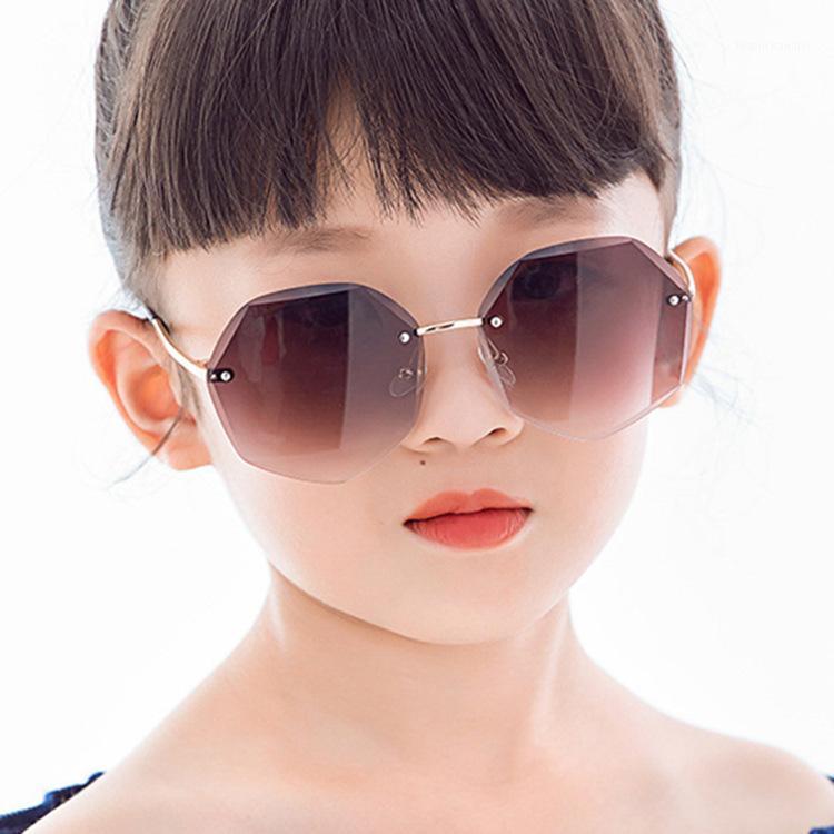 Sunglasses Fashion Irregular Gradient Rimless Girls Boys Oversized Polarized Brand Designer Shades For Kids UV400
Sunglasses Fashion Irregular Gradient Rimless Girls Boys Oversized Polarized Brand Designer Shades For Kids UV400