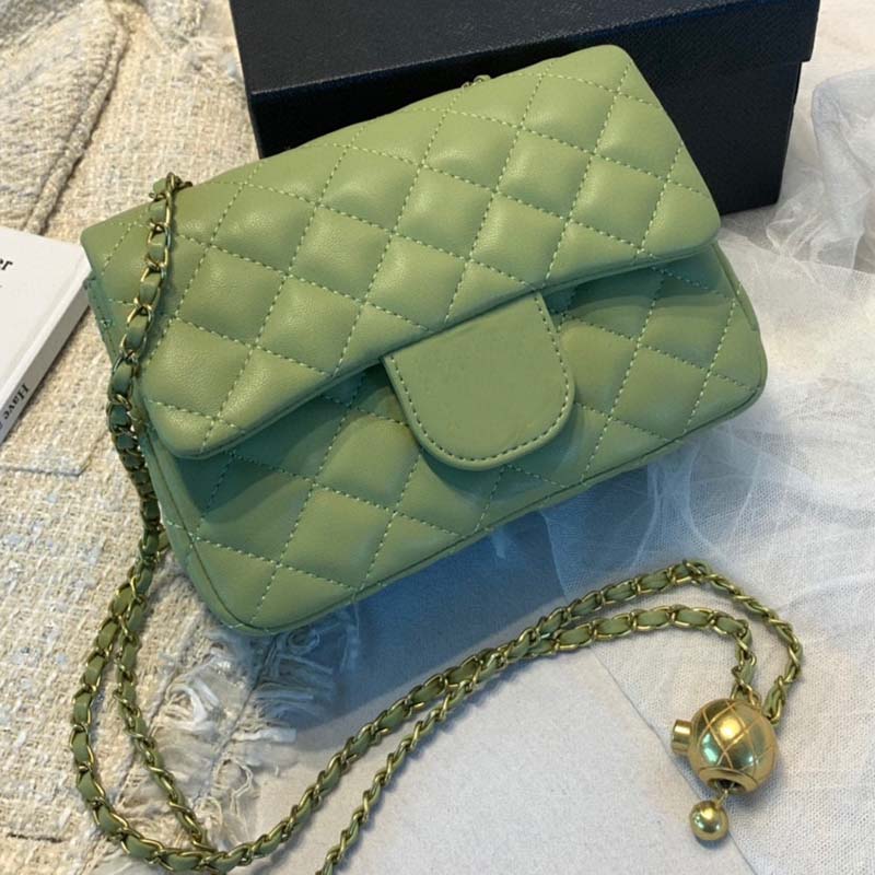 2022SS Luxurious Decorative Shoulder Bag Ladies Designer Classic Flap Wallet Solid Color Diamond Check Fashion Brand CO Coin Purse Handbag Crossbody 20cm, Black
2022SS Luxurious Decorative Shoulder Bag Ladies Designer Classic Flap Wallet Solid Color Diamond Check Fashion Brand CO Coin Purse Handbag Crossbody 20cm, Black