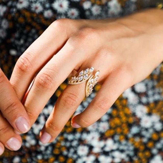 Cluster Rings Korean Fashion Temperament Rhinestones Twisted Leaves Wishful CZ Crystal Open Ring Index Finger Female For Women AnelCluster
Cluster Rings Korean Fashion Temperament Rhinestones Twisted Leaves Wishful CZ Crystal Open Ring Index Finger Female For Women AnelCluster
