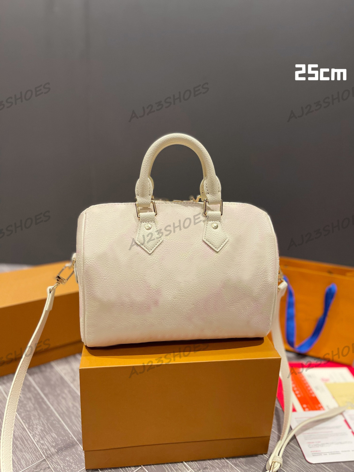 Speedy 25 Handbag Glimmering Bandouliere 25 Shoulder Bag Stardust Pink Beige Blue Womens Designer Totes Handle Bag, 01
Speedy 25 Handbag Glimmering Bandouliere 25 Shoulder Bag Stardust Pink Beige Blue Womens Designer Totes Handle Bag, 01