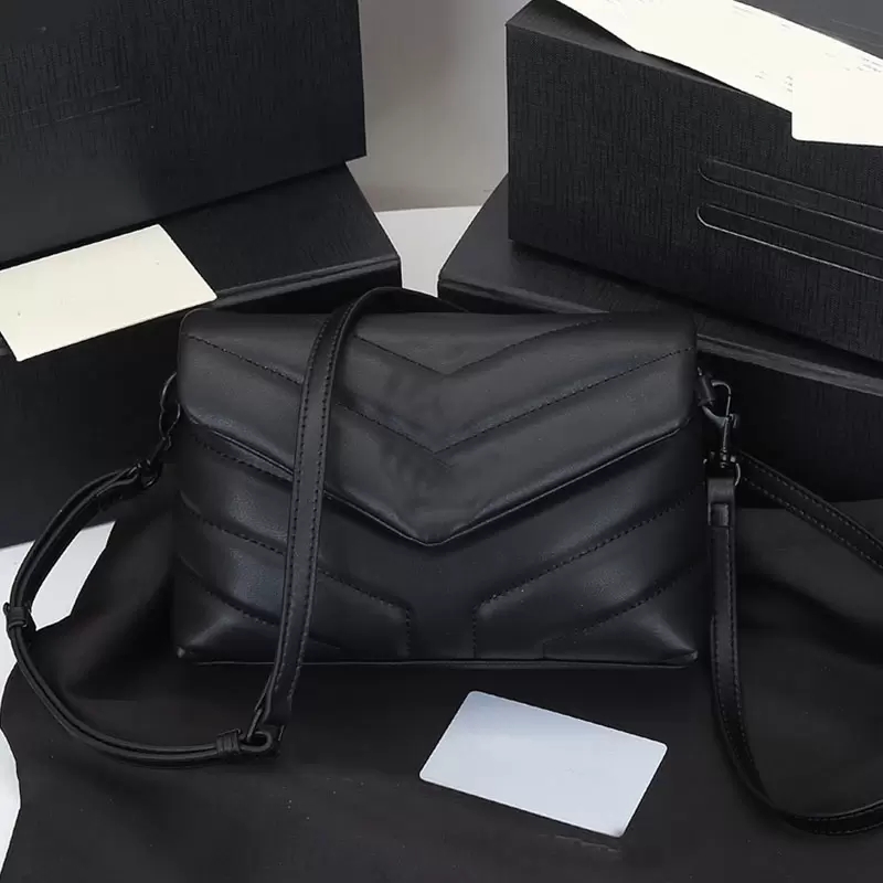 Fashion Crossbody Bag High Quality Genuine Leather Handbags Purse Wave Pattern Shoulder Bag Removable Strap Hand Bags Clutch Inside Wallet 5524
Fashion Crossbody Bag High Quality Genuine Leather Handbags Purse Wave Pattern Shoulder Bag Removable Strap Hand Bags Clutch Inside Wallet 5524