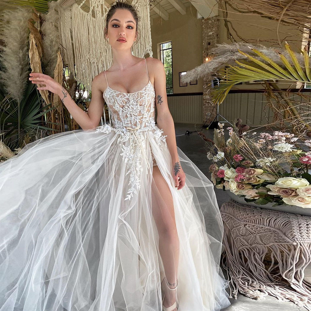 Stylish Prom Dresses V Neck Spaghetti Straps Lace Applqiues Sleeveless A Line High Waist High Side Split Evening Formal Dresses Graduation Girls Gowns