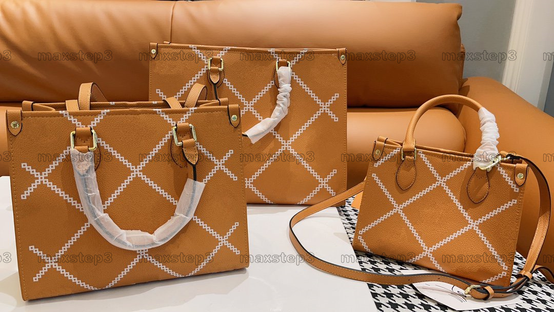 Classic ONTHEGO Designer Shoulder Bag Long Shoulder strap Tote Bags White Black Orange Diamond pattern Luxurys Designers Business Shopping On The Go Handbags
Classic ONTHEGO Designer Shoulder Bag Long Shoulder strap Tote Bags White Black Orange Diamond pattern Luxurys Designers Business Shopping On The Go Handbags