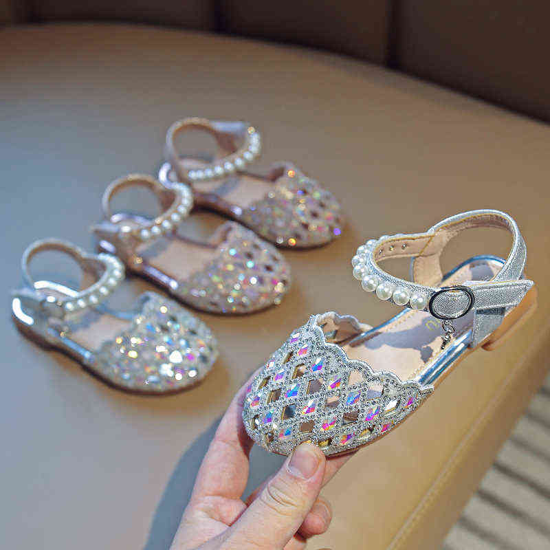 Girls Cut-outs Sandals 2022 Elegant Summer Kids Children Bling Rhinestones Rubber Beach Princess Sandal Baby Flat Shoes Toddler G220418, Silver
Girls Cut-outs Sandals 2022 Elegant Summer Kids Children Bling Rhinestones Rubber Beach Princess Sandal Baby Flat Shoes Toddler G220418, Silver
