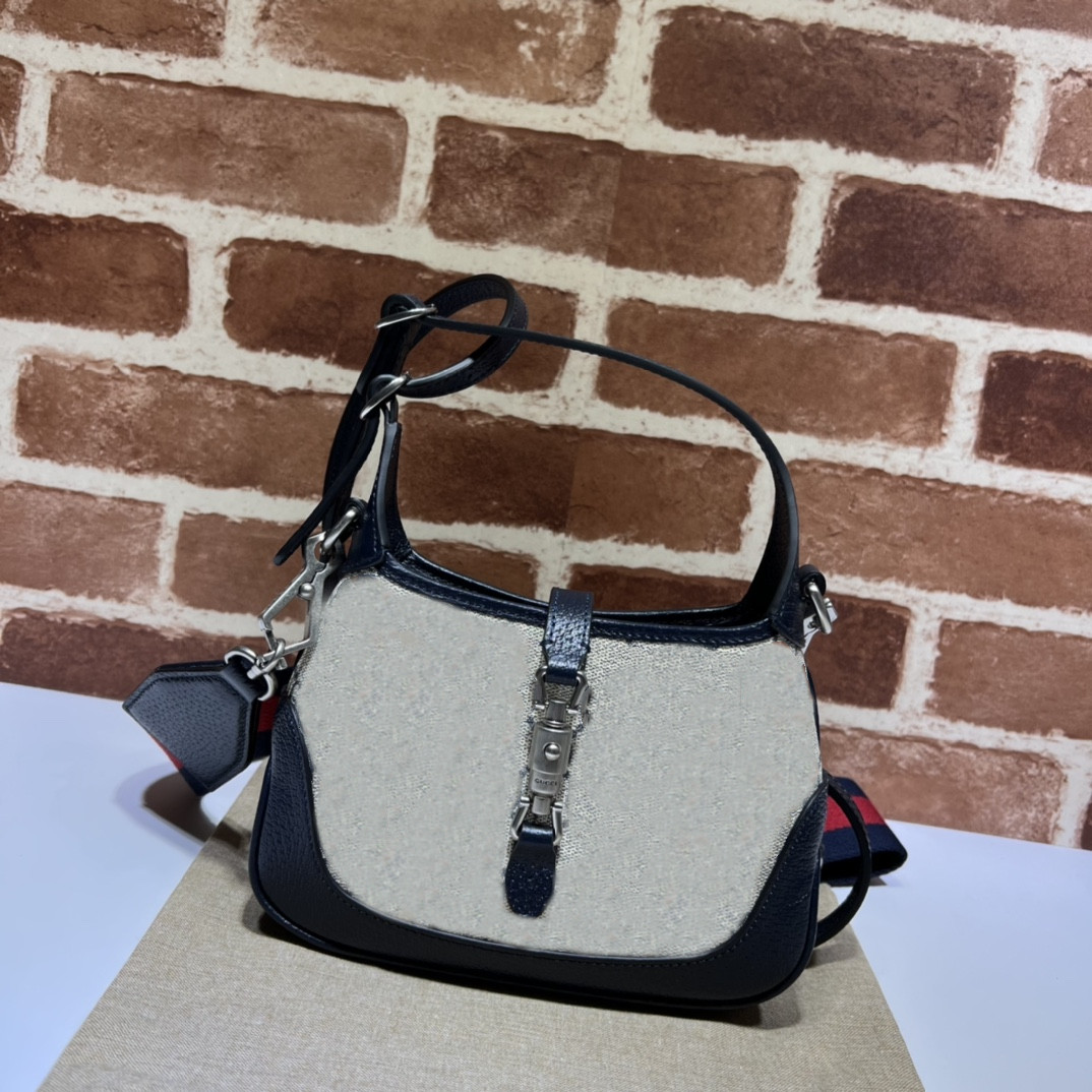 Waist Bags Women's high-end fashion portable Fanny pack, size: width 19X height 13X side width 3, Multi
Waist Bags Women's high-end fashion portable Fanny pack, size: width 19X height 13X side width 3, Multi