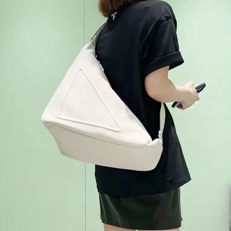 Designer Women Large Triangle Crossbody Bag Luxurys Designers Bags Italy Milano Brand Embossing Logo Leather Handbags Lady Relief P Letters Shoulder Handbag, Blue
Designer Women Large Triangle Crossbody Bag Luxurys Designers Bags Italy Milano Brand Embossing Logo Leather Handbags Lady Relief P Letters Shoulder Handbag, Blue