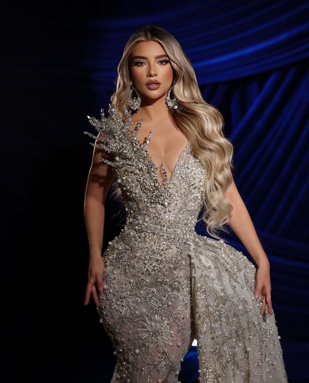 Luury Evening Sleeveless V Neck Strapless Beaded Appliques Sequins or Length Celebrity 3D Lace Pearls Train Formal Prom Dresses Gowns Party Dress