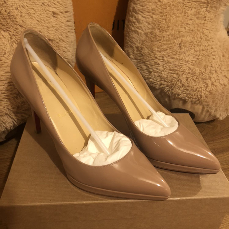 Classic designer shoes Sandals for Women pumps red sole high heels luxury lady pointed and patent leather thin heeled pigalle- follies with box
Classic designer shoes Sandals for Women pumps red sole high heels luxury lady pointed and patent leather thin heeled pigalle- follies with box