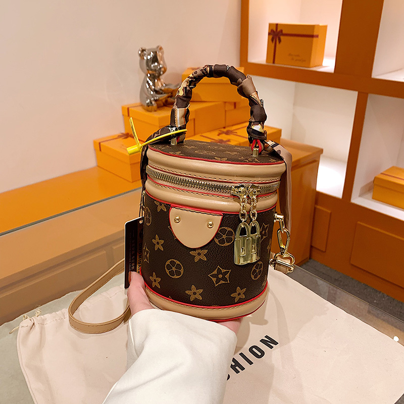 Brand luxury design Vintage bucket bag 2022 women's fashion retro style one shoulder crossbody bags printed color handbag, 01
Brand luxury design Vintage bucket bag 2022 women's fashion retro style one shoulder crossbody bags printed color handbag, 01