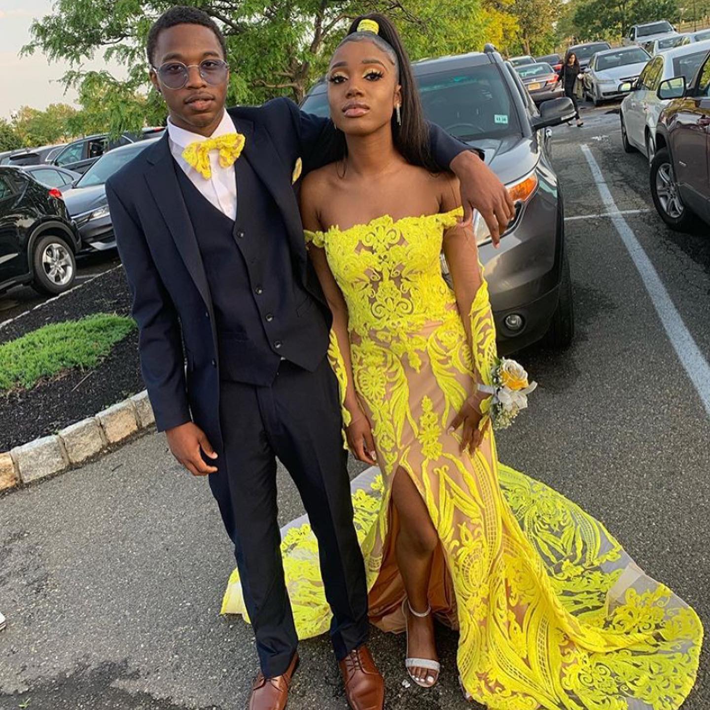 Sexy Yellow Sequin Prom Dress 2022 For Black Girl Off The Shoulder Long Sleeve Evening Dresses Aso Ebi Backless Slit Formal Gown Robes De Soirée Speci