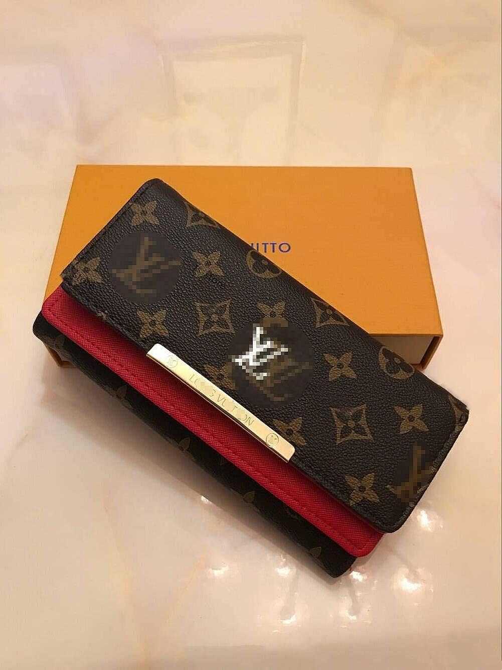 Wholesale Red Bottoms Lady Long Ladies Wallet Blue Multicolor Designer Coin Purse Card Holder E Women Leather Wallets For Men, Shipping
Wholesale Red Bottoms Lady Long Ladies Wallet Blue Multicolor Designer Coin Purse Card Holder E Women Leather Wallets For Men, Shipping
