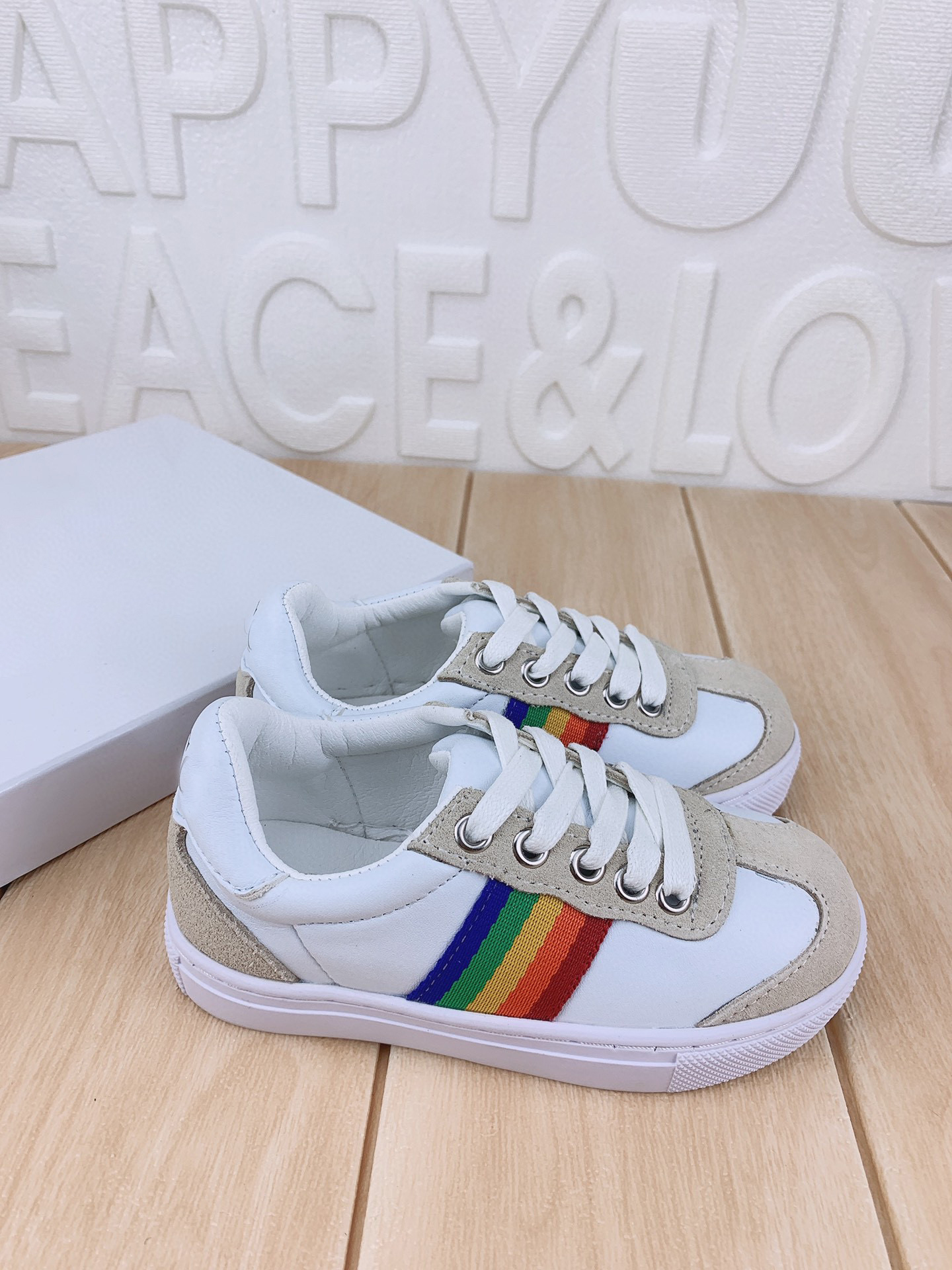 Luxury top Designer childrens infant sneakers walking fashion girl boys running shoes school baby casual shoes kids tops quality white shoe Sneakers, Shipping pay
Luxury top Designer childrens infant sneakers walking fashion girl boys running shoes school baby casual shoes kids tops quality white shoe Sneakers, Shipping pay