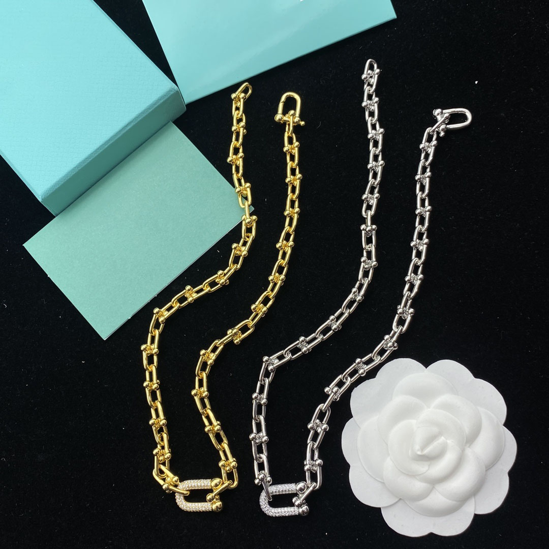 Necklace Bracelet Classic diamond horseshoe hardware designer Women Men couple fashion watche Top Quality Wedding Party Thanksgiving Day Valentine silver gold
Necklace Bracelet Classic diamond horseshoe hardware designer Women Men couple fashion watche Top Quality Wedding Party Thanksgiving Day Valentine silver gold