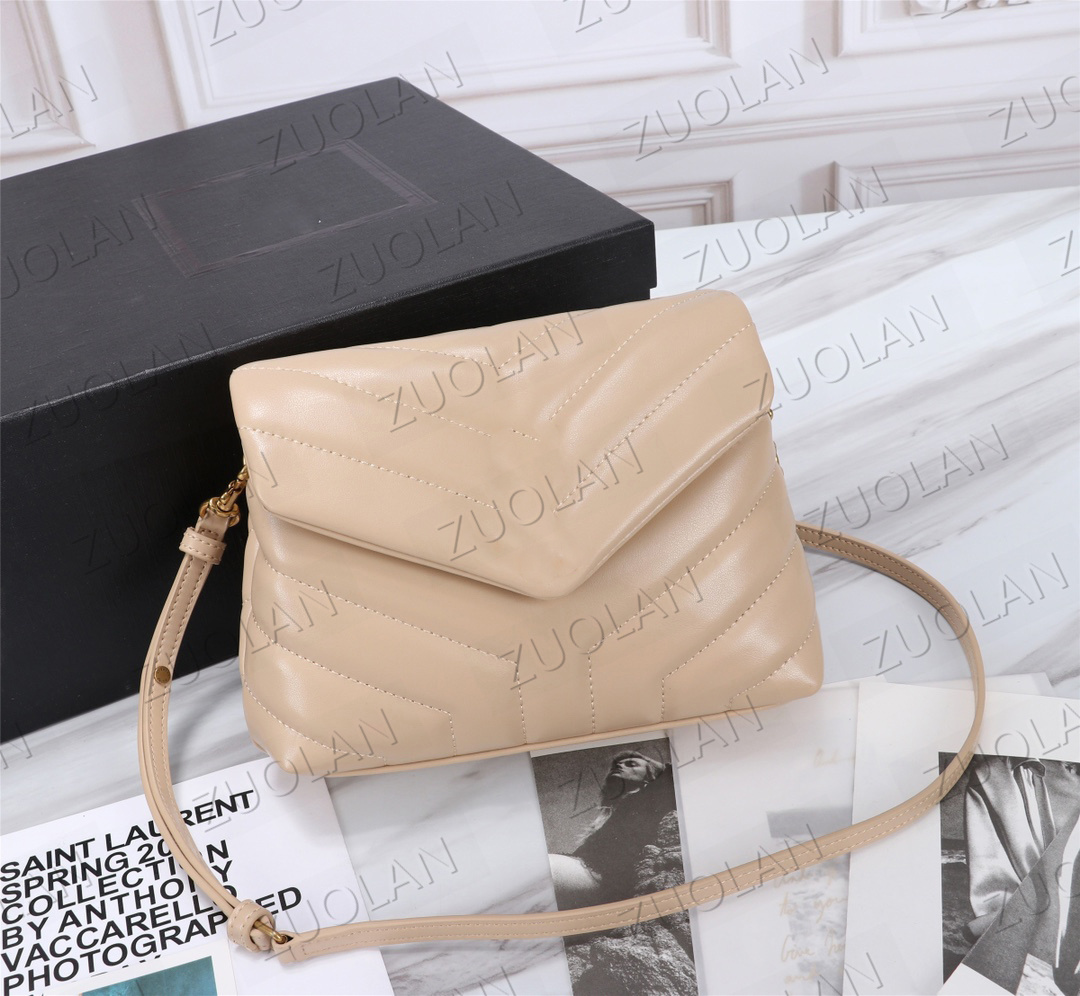 Classic Flap Shoulder Bag: Chic 20CM Mini Shape, Chain Strap, Women's Fashion Handbag for Crossbody, Messenger, Tote & Shopping, Gift bags
Classic Flap Shoulder Bag: Chic 20CM Mini Shape, Chain Strap, Women's Fashion Handbag for Crossbody, Messenger, Tote & Shopping, Gift bags