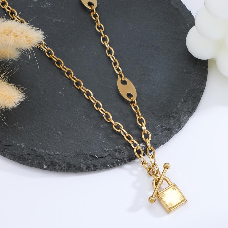 Pendant Necklaces European American Fashion Hip Hop Lock Stainless Steel Sweater Chain Splicing Long Net Red Wind Titanium NecklacePendant
Pendant Necklaces European American Fashion Hip Hop Lock Stainless Steel Sweater Chain Splicing Long Net Red Wind Titanium NecklacePendant
