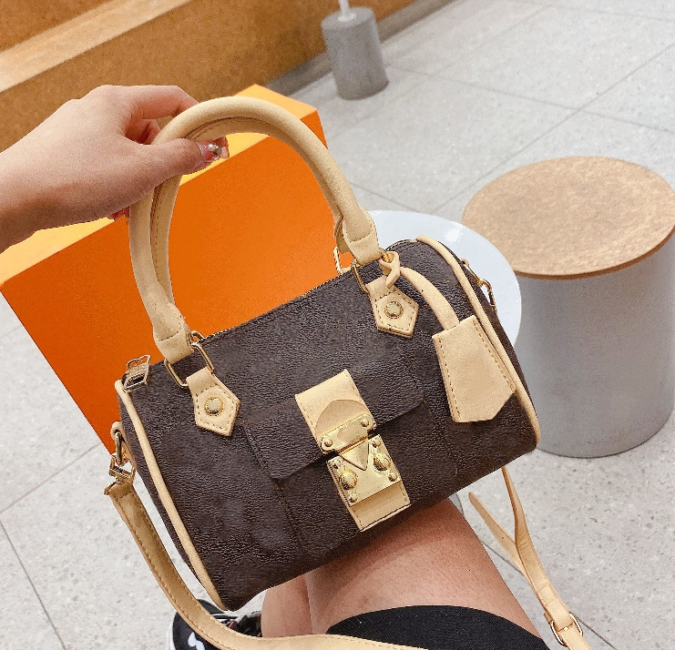 classics vintage multicolore mini Boston Bags leather handbag shoulder bags lady fashion purse wallet Crossbody shopping totes 20cm, Color white
classics vintage multicolore mini Boston Bags leather handbag shoulder bags lady fashion purse wallet Crossbody shopping totes 20cm, Color white