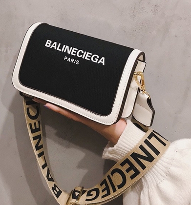T001SAT Clutch Flap Totes Bags Wallet Check Velour Thread Purse Double Letters Solid Hasp Waist Square Stripes Women Luxury Handbags, No box
T001SAT Clutch Flap Totes Bags Wallet Check Velour Thread Purse Double Letters Solid Hasp Waist Square Stripes Women Luxury Handbags, No box