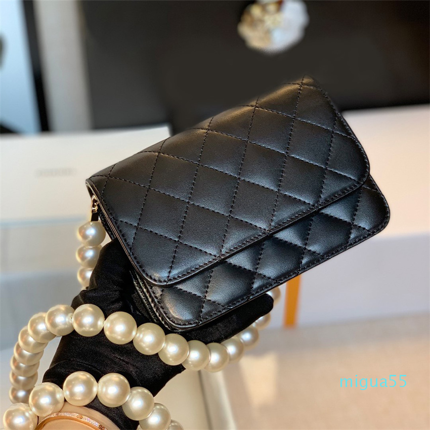 Designer bags Black Retro Pearl Chain Lambskin Classic Crossbody Bag gold buckle one-shoulder 15.5CM
Designer bags Black Retro Pearl Chain Lambskin Classic Crossbody Bag gold buckle one-shoulder 15.5CM