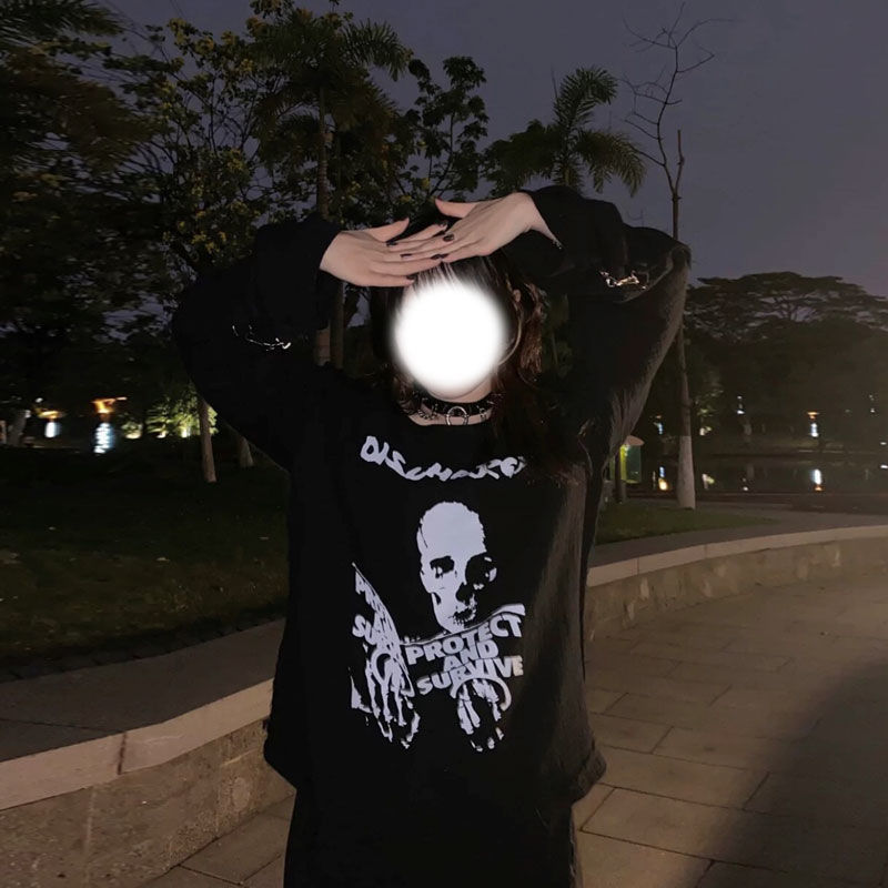 QWEEK Gothic Punk Skull Print Women T Shirt Emo Goth White Off Shoulder Long Sleeve T-shirt Streetwear Black Irregular Dark Tops 220411