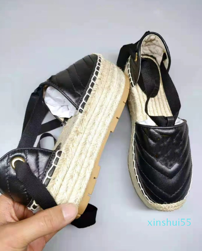 2022Women Sandals luxury Designer Shoes Boutique Noble Classic vintage Brand Espadrilles Casual size 35-41
2022Women Sandals luxury Designer Shoes Boutique Noble Classic vintage Brand Espadrilles Casual size 35-41