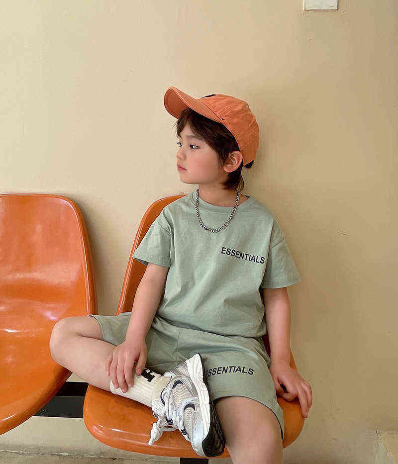 Chen big pig children's suit summer boys' letter short sleeve T-shirt baby casual shorts fashion brand ess two-piece set, Ess set - coffee
Chen big pig children's suit summer boys' letter short sleeve T-shirt baby casual shorts fashion brand ess two-piece set, Ess set - coffee