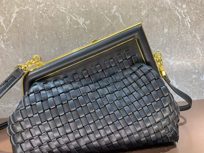 Luxury Designer the tote bag leathe Shoulder Bags high quality Handbags weave clutch wallet womens fashion Crossbody bag purses handbag, Black
Luxury Designer the tote bag leathe Shoulder Bags high quality Handbags weave clutch wallet womens fashion Crossbody bag purses handbag, Black