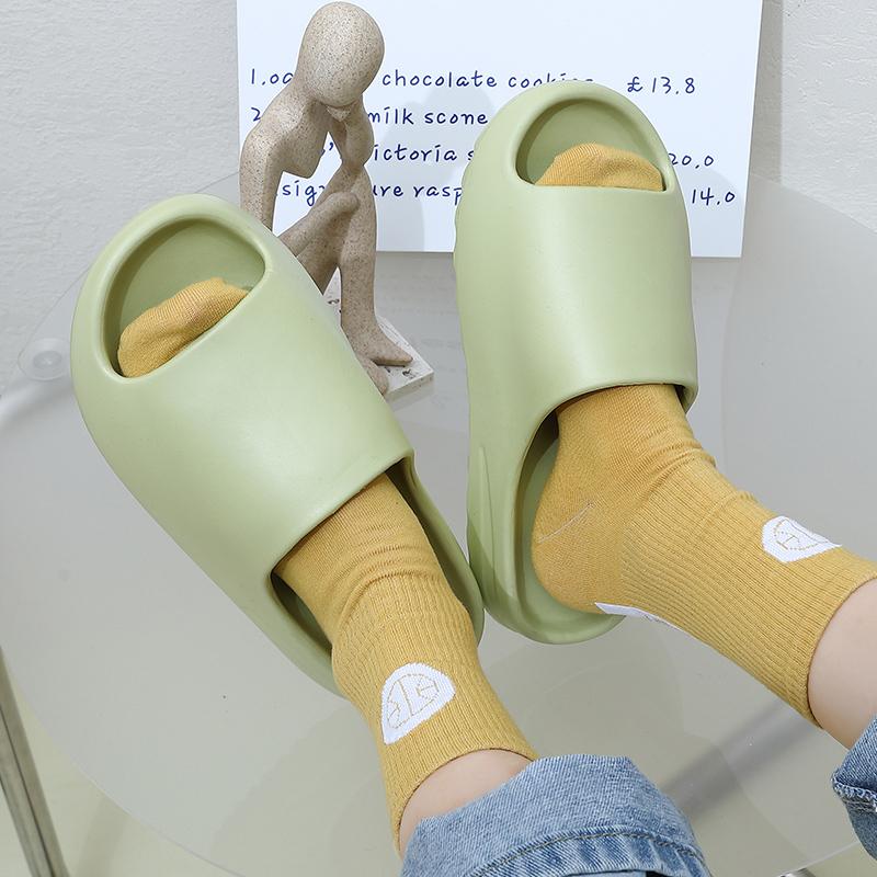 Slippers Men And Women Couple Thicken Summer Ladies Fashion Solid Color House Indoor Shoes Non Slip Trend Designer Sandals BeachSlippers, A-light green
Slippers Men And Women Couple Thicken Summer Ladies Fashion Solid Color House Indoor Shoes Non Slip Trend Designer Sandals BeachSlippers, A-light green