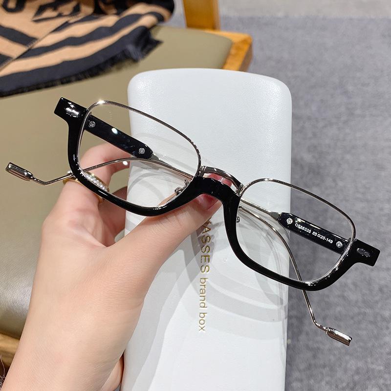 Reading Glasses Unisex Punk Small Ellipse For Men Women Metal Frame Plain Nearsighted Eyewear -1.0 -2.5 -1.5Reading
Reading Glasses Unisex Punk Small Ellipse For Men Women Metal Frame Plain Nearsighted Eyewear -1.0 -2.5 -1.5Reading