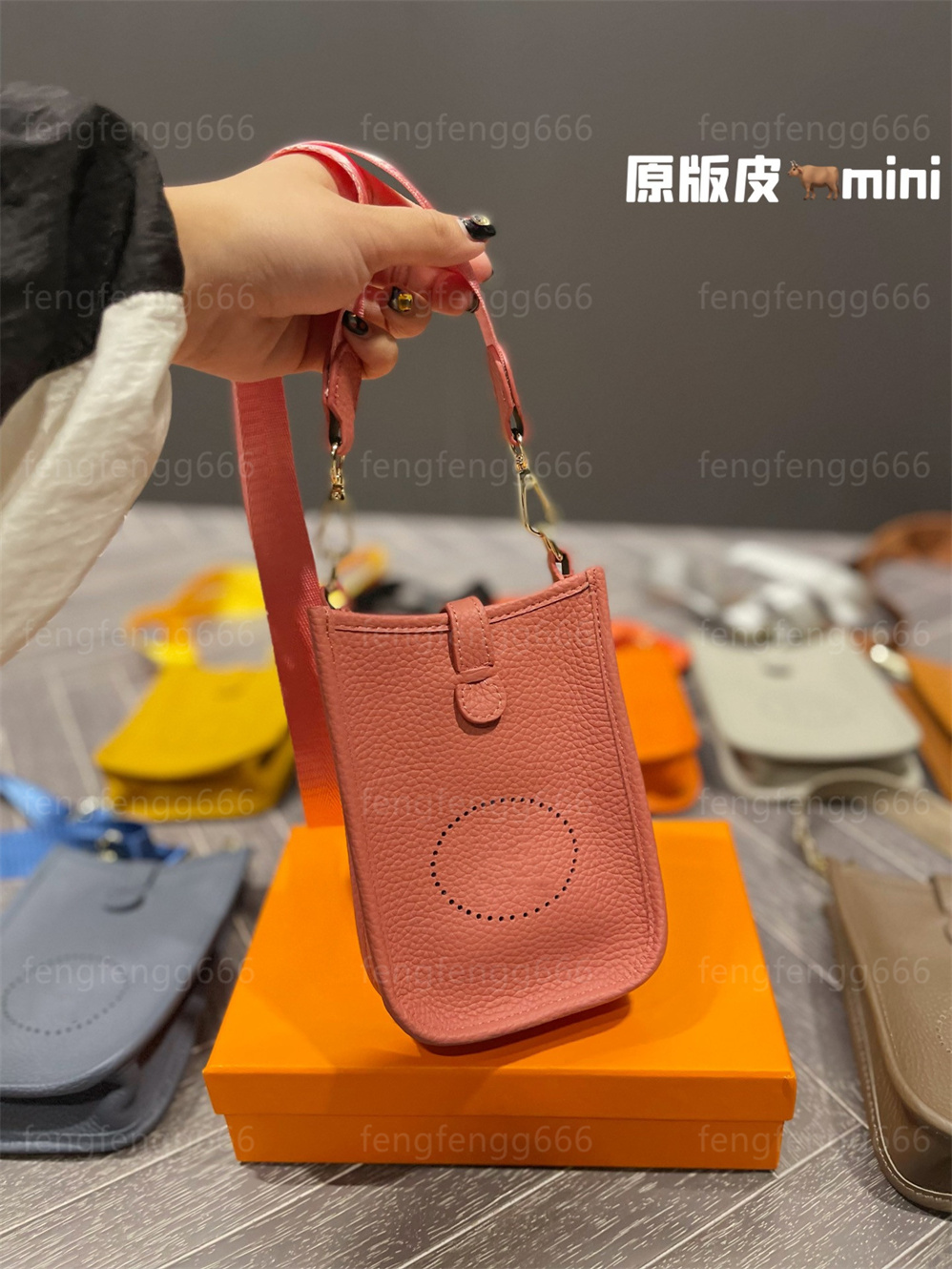 High quality soft leather bag female Evelyn mobile phone bag fashionable simple one Shoulder Messenger Handbag
