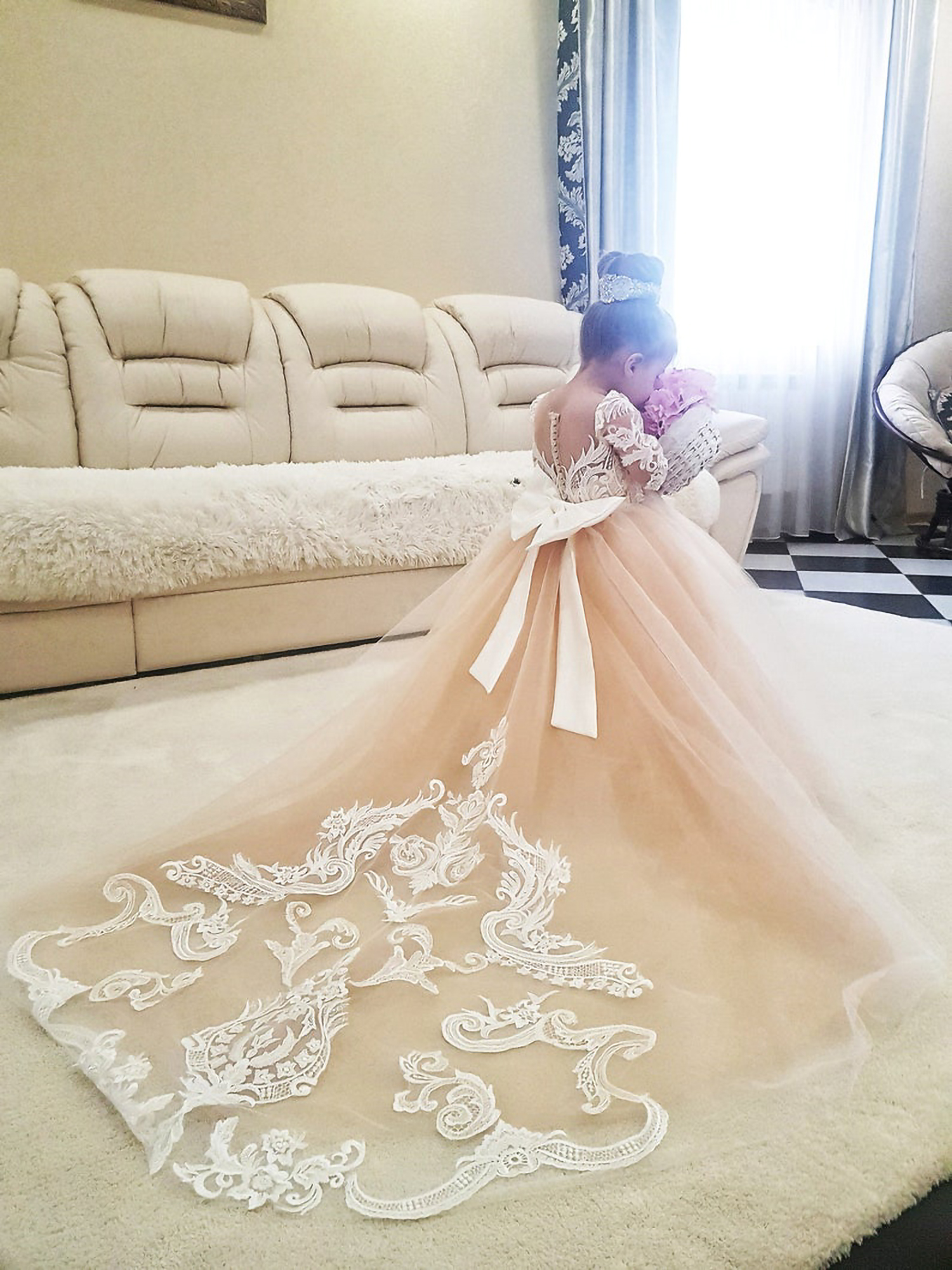 Lovely Kids Flower Girl Dresses For Wedding Long Sleeves Ball Gown Long Train Bridesmaid Dress Girls Wedding Party MC2304, Same as image 
Lovely Kids Flower Girl Dresses For Wedding Long Sleeves Ball Gown Long Train Bridesmaid Dress Girls Wedding Party MC2304, Same as image