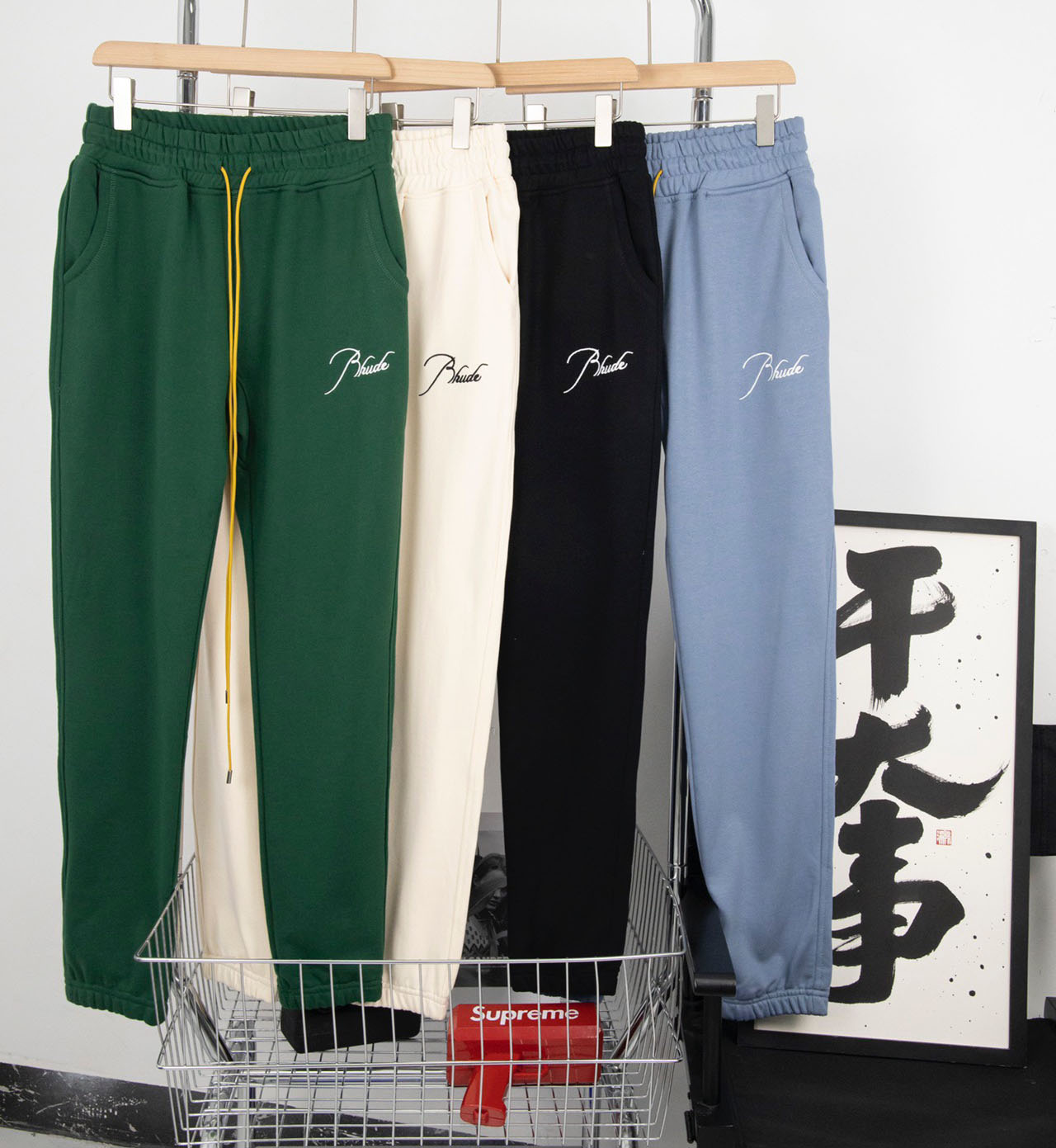 Custom Sweatpants High Quality Padded Sweat Pants for Cold Weather Winter Men Jogger Pants Casual Quantity Waterproof Cotton W3EF3
Custom Sweatpants High Quality Padded Sweat Pants for Cold Weather Winter Men Jogger Pants Casual Quantity Waterproof Cotton W3EF3