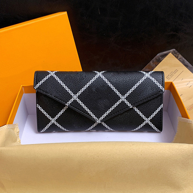 Wallet designer luxury handbags clutch bag card holder pu leather top quality letter flower print women girl fashion purse wallet with box 0506-24, Black
Wallet designer luxury handbags clutch bag card holder pu leather top quality letter flower print women girl fashion purse wallet with box 0506-24, Black