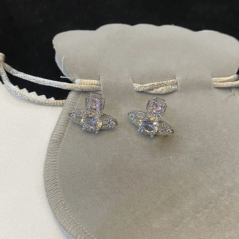 Vivi Luxury Diamond Stud Charm Brand Designer Geometric Famous Women Round Crystal Rhinestone Pearl Earrings Wedding Party Jewelry
Vivi Luxury Diamond Stud Charm Brand Designer Geometric Famous Women Round Crystal Rhinestone Pearl Earrings Wedding Party Jewelry