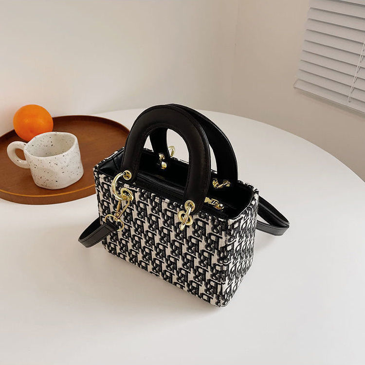 60% Off New Autumn Bag Women's High-grade Fashion One Hand Shoulder Messenger Chain Bags, Silver
60% Off New Autumn Bag Women's High-grade Fashion One Hand Shoulder Messenger Chain Bags, Silver
