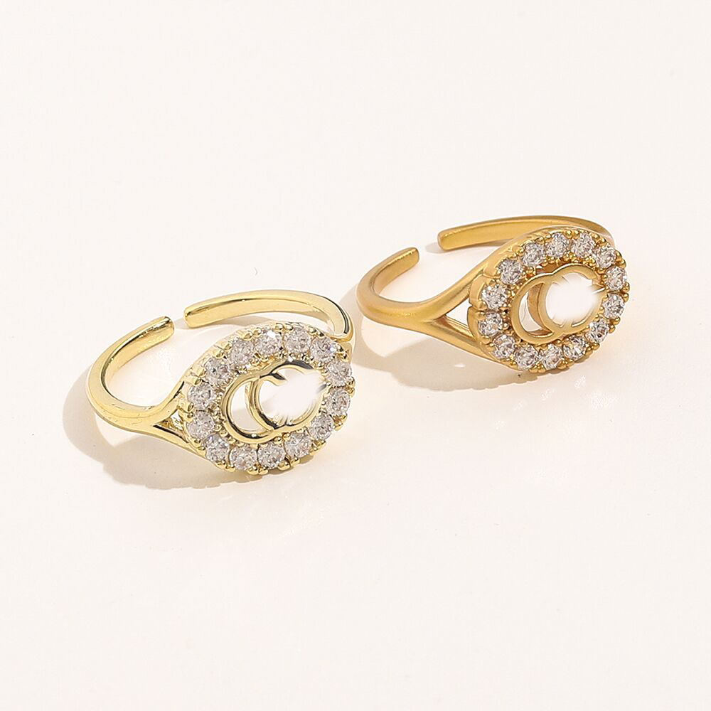 Top Quality 18K Gold Plated Stainless Steel Band Rings Titanium Open Ring High Quality Luxury Brand Designer Letters Men Women Metal Party Jewelry Accessories
Top Quality 18K Gold Plated Stainless Steel Band Rings Titanium Open Ring High Quality Luxury Brand Designer Letters Men Women Metal Party Jewelry Accessories