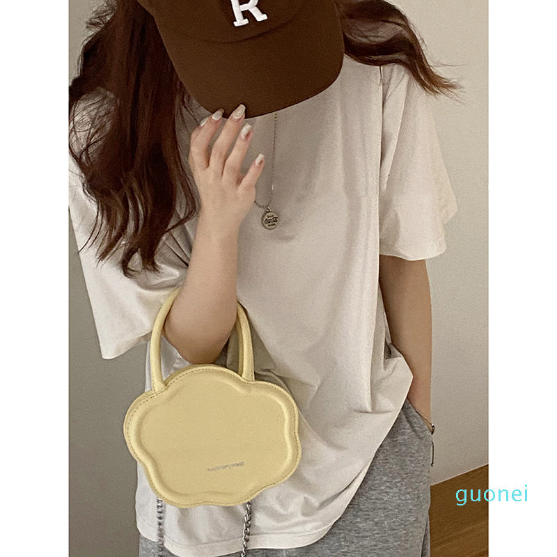 Premium texture niche bags female floral fashion handbag fashion chain crossbody bag g5565, Black
Premium texture niche bags female floral fashion handbag fashion chain crossbody bag g5565, Black