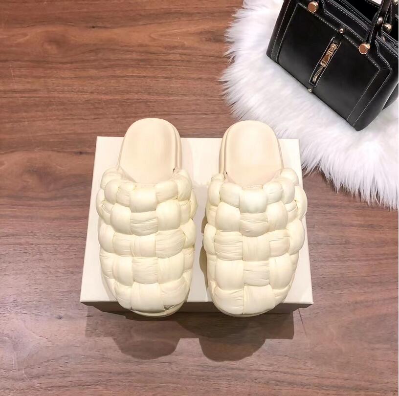 Designer Living Scuffs Slipper Fluffy Vamp Thick-Soled Outdoor Bread Slippers Black White Women Wedge Fluffy Resort Couples Fashion Sliders Sandal, Not sold separately
Designer Living Scuffs Slipper Fluffy Vamp Thick-Soled Outdoor Bread Slippers Black White Women Wedge Fluffy Resort Couples Fashion Sliders Sandal, Not sold separately