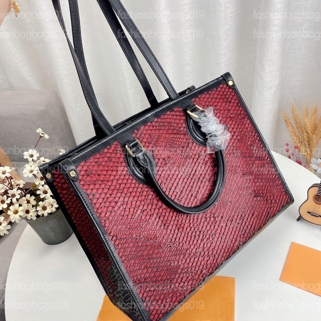 ONTHEGO Tote Bag Hollow Out Monograms Patten 35cm handle long shoulder straps Business Shopping Large Capacity Luxurys Designers Bags On Thte Go
ONTHEGO Tote Bag Hollow Out Monograms Patten 35cm handle long shoulder straps Business Shopping Large Capacity Luxurys Designers Bags On Thte Go