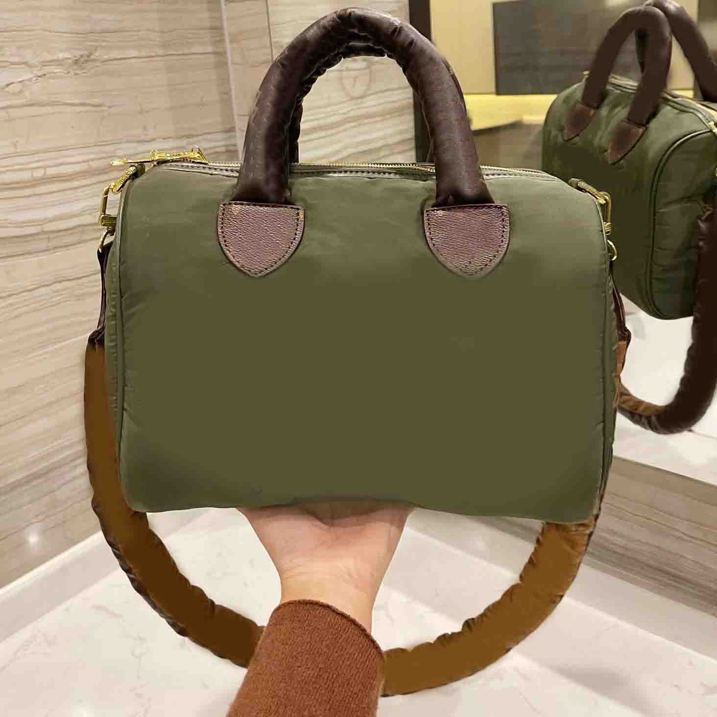 Pillow Bags Fashion Totes Winter Purse Fluffy Cotton Luxury Designer Brand Printing Shoulder High Quality Shopping Letter Bag Wallet 011, Picture color with logo 30*22cm
Pillow Bags Fashion Totes Winter Purse Fluffy Cotton Luxury Designer Brand Printing Shoulder High Quality Shopping Letter Bag Wallet 011, Picture color with logo 30*22cm