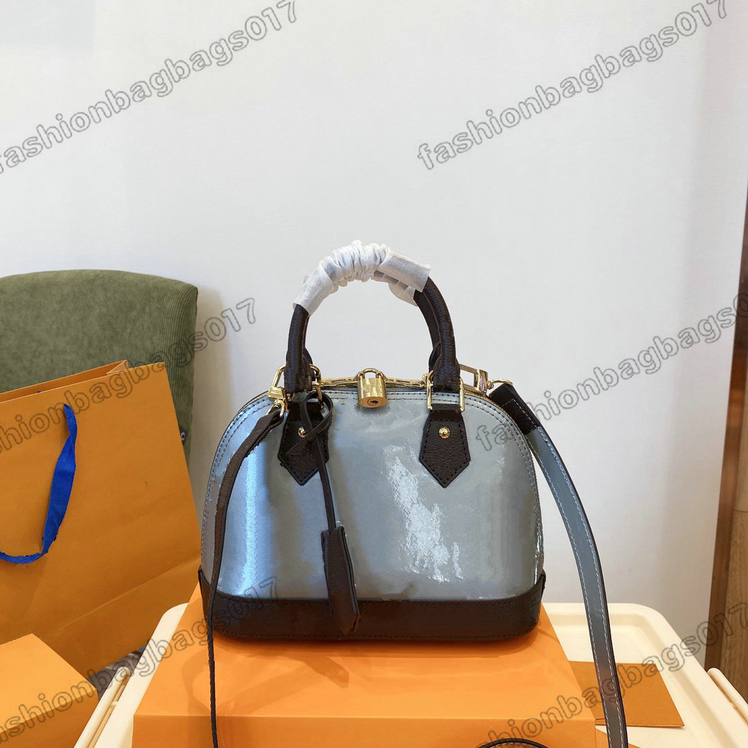 Ladies Alma BB Bags Lock Designers Luxurys Shell Patent Bright Face Lacquer Neo Empreinte Leather Crossbody Monograms Toron Totes
Ladies Alma BB Bags Lock Designers Luxurys Shell Patent Bright Face Lacquer Neo Empreinte Leather Crossbody Monograms Toron Totes