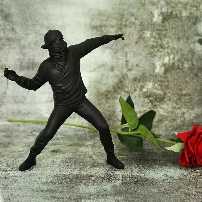 VILEAD Resin Flower Thrower Figurines Banksy Sculpture Modern Art Statue Office Living Room Home Decoration for Interior Desktop