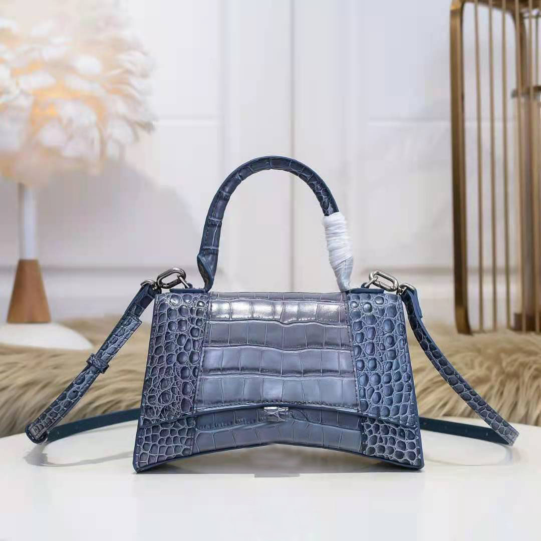 2022 Top quality Leather wash Shoulder Bag Womens tote hobo cleo crossbody handbags Cosmetic Bags Luxury Designer mylon wallet Cases card pockets handbag Blue, Do not pay
2022 Top quality Leather wash Shoulder Bag Womens tote hobo cleo crossbody handbags Cosmetic Bags Luxury Designer mylon wallet Cases card pockets handbag Blue, Do not pay