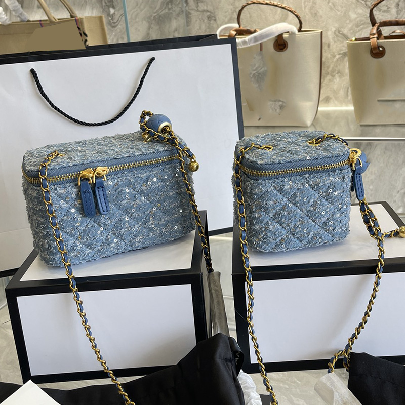 Womens Denim Sequins Box Bags Classic Mini Vanity Quilted Crush Ball Crossbody Shoulder Luxury Designer Cosmetic Case Handbags 10CM/19CM Wholesale
Womens Denim Sequins Box Bags Classic Mini Vanity Quilted Crush Ball Crossbody Shoulder Luxury Designer Cosmetic Case Handbags 10CM/19CM Wholesale