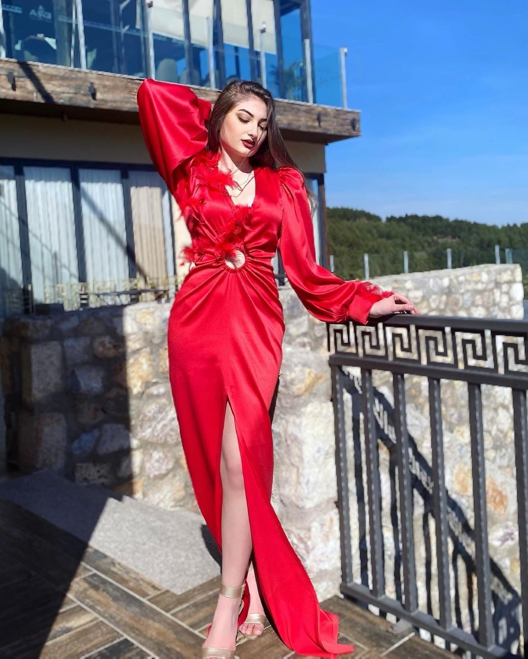 Red Sexy Dress With Long Sleeve Feather Beads Applique Lace Satin Formal Occasion Custom Made Floor-length