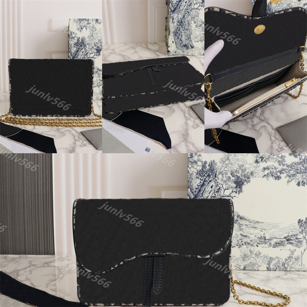 5A Top clamshell Shoulder Bag Cosmetic Bag Handbags men's and women's fashion canvas Gold Chain Handbag Shoulder Bag Wallet Card seat key bags, Size: 22 x 14.5 x 3.5 cm
5A Top clamshell Shoulder Bag Cosmetic Bag Handbags men's and women's fashion canvas Gold Chain Handbag Shoulder Bag Wallet Card seat key bags, Size: 22 x 14.5 x 3.5 cm
