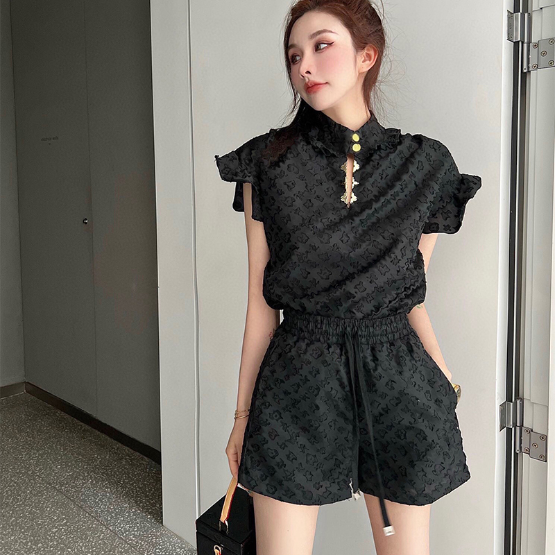 Designer Summer Letter Embroidery Women's Two Piece Pants Half Neck Short Sleeve Blouse Elasticity Waist Shorts Lady Sets, Black
Designer Summer Letter Embroidery Women's Two Piece Pants Half Neck Short Sleeve Blouse Elasticity Waist Shorts Lady Sets, Black