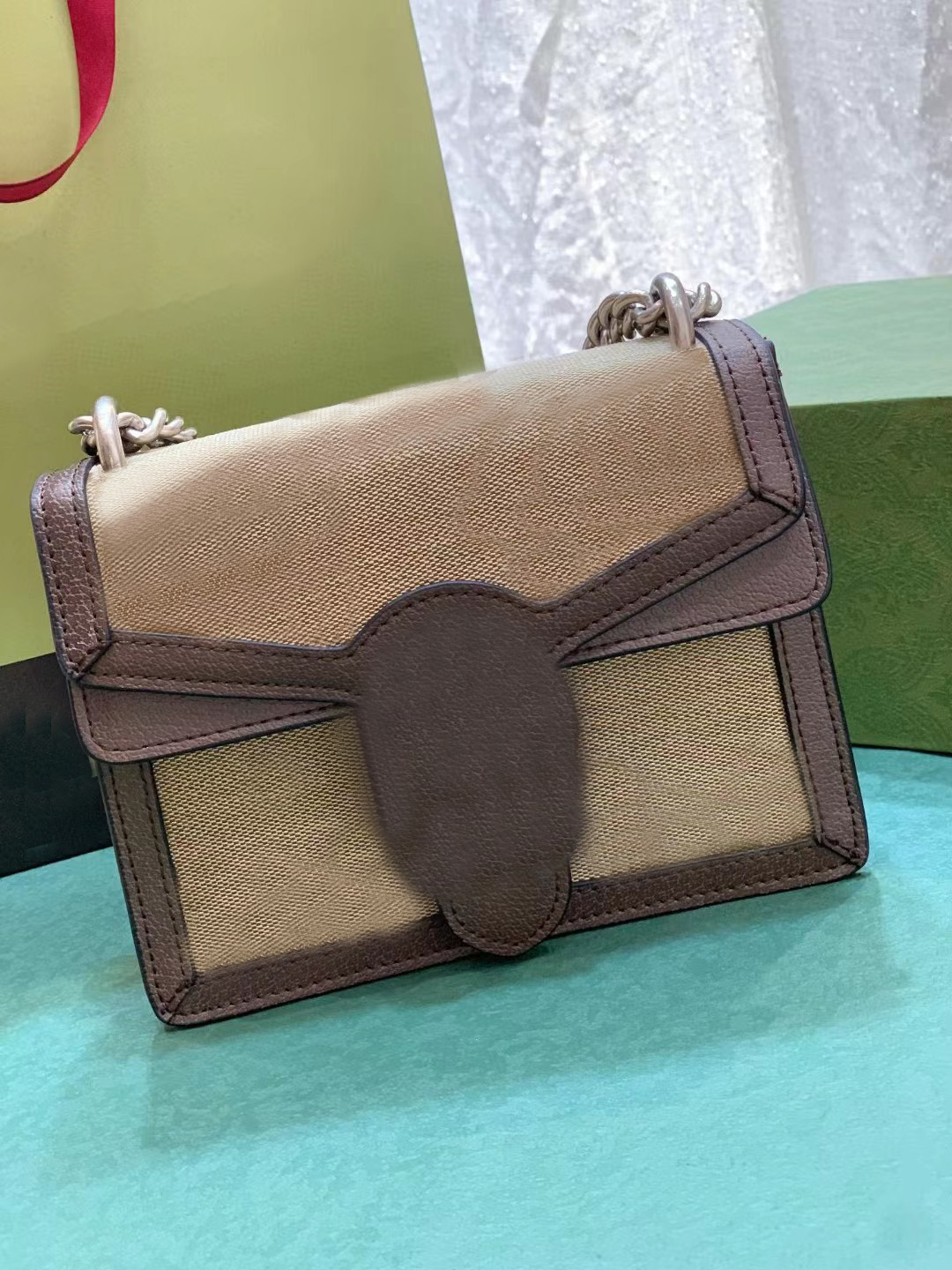 2022Fashion designer handbag shoulder bag metal chain women's tote bag genuine leather bag flap cross-body cross-bodys tote wallet 970, 970#1
2022Fashion designer handbag shoulder bag metal chain women's tote bag genuine leather bag flap cross-body cross-bodys tote wallet 970, 970#1